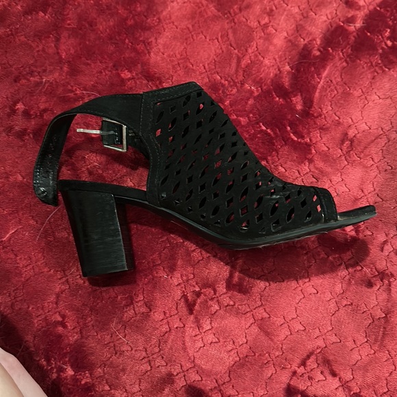 Women's High Heels - Picture 4 of 7